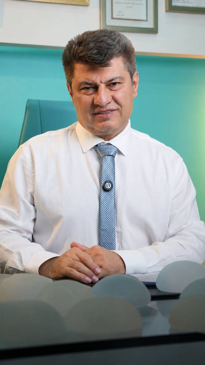 Dr. Makarchian